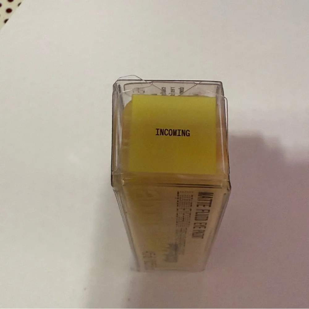 ABOUT FACE Matte Fluid Eye Paint in Incoming